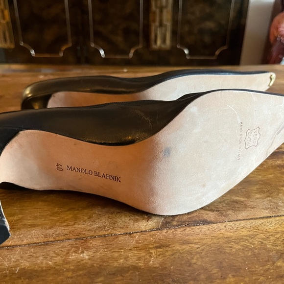 Manolo Blahnik navy leather pumps - Picture 6 of 7